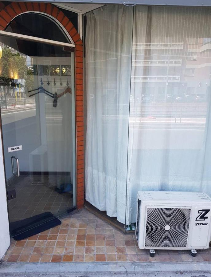 Flat Nirmala Studio-Shop Apartment มิลาน ภายนอก รูปภาพ